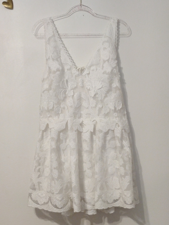 Anthropologie Dresses & Skirts - Anthropologie White Top with Subtle Red Stitch Detail